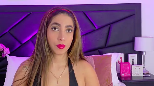 Snapshot of SophieCarther chatting on 12/03/25, 12:37 SophieCarther online show from 12/03/25, 12:37