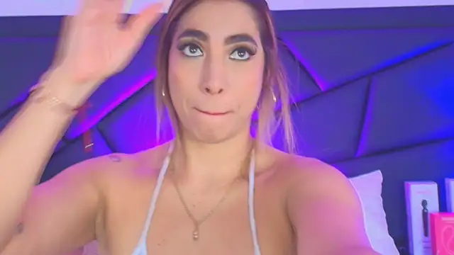 Snapshot of SophieCarther chatting on 11/14/25, 12:42 SophieCarther online show from 11/14/25, 12:42