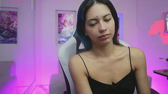 KayraOwen online show from 11/21/25, 12:04