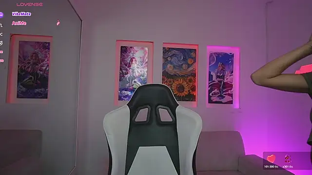 KayraOwen online show from 10/31/25, 11:40