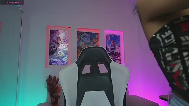 KayraOwen online show from 11/20/25, 12:06