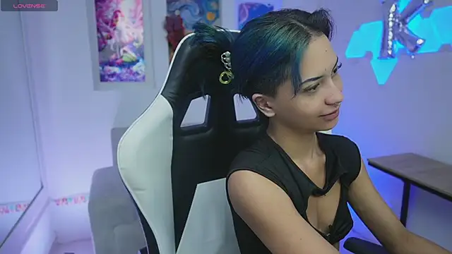 KayraOwen online show from 10/21/25, 12:37