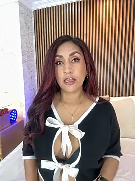 MonicaMoret online show from 09/25/25, 12:22