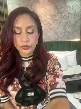 Snapshot of MonicaMoret chatting on 07/01/26, 12:27 MonicaMoret online show from 07/01/26, 12:27