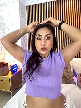 MonicaMoret online show from 10/01/25, 12:20