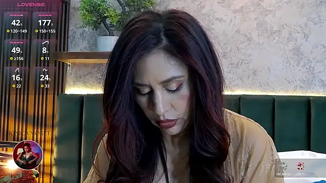 Snapshot of MonicaMoret chatting on 06/12/26, 12:36 MonicaMoret online show from 06/12/26, 12:36