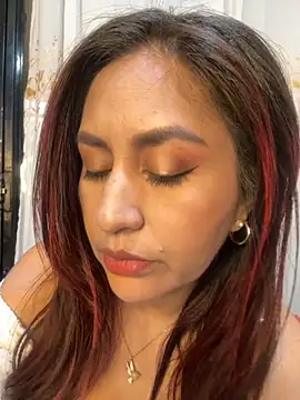 MonicaMoret online show from 12/05/25, 12:15