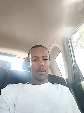 Snapshot of bobzerr chatting on 02/10/26, 10:36 bobzerr online show from 02/10/26, 10:36