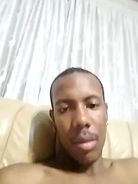 Snapshot of bobzerr chatting on 02/11/26, 08:52 bobzerr online show from 02/11/26, 08:52