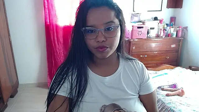Snapshot of AINARA__STONE chatting on 12/29/24, 10:03 AINARA STONE online show from 12/29/24, 10:03