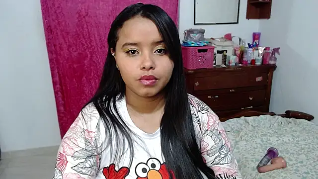 Snapshot of AINARA__STONE chatting on 12/31/24, 05:44 AINARA STONE online show from 12/31/24, 05:44
