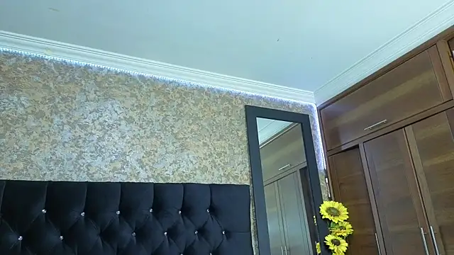 stella xue online show from 11/07/25, 10:03