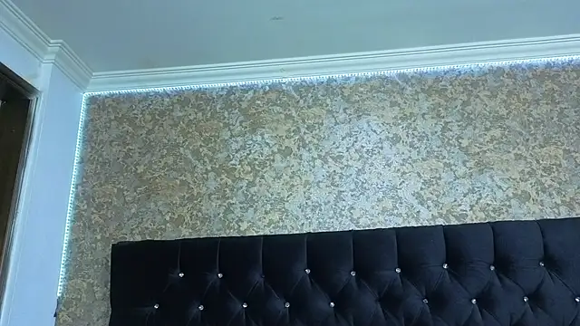 stella xue online show from 12/01/25, 09:04