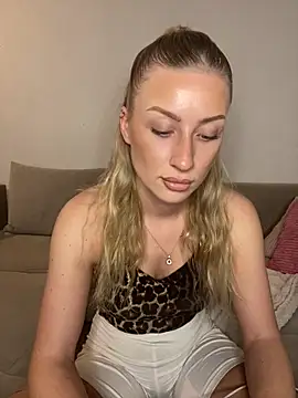 belle98 online show from 11/14/25, 08:34