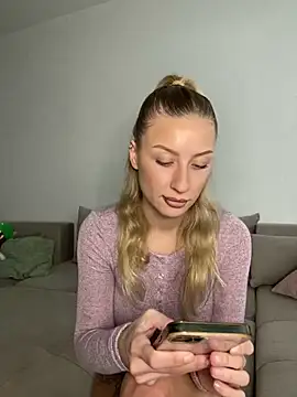 belle98 online show from 11/16/25, 01:38