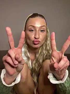 belle98 online show from 12/13/25, 08:04