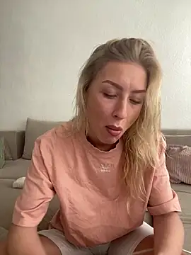 belle98 online show from 11/13/25, 12:42