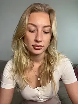 belle98 online show from 12/18/25, 01:15