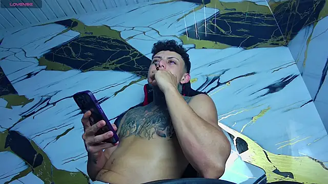 Snapshot of Kevin22_222 chatting on 02/11/25, 09:09 Kevin22 222 online show from 02/11/25, 09:09