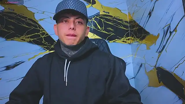 Kevin22 222 online show from 10/25/25, 04:11