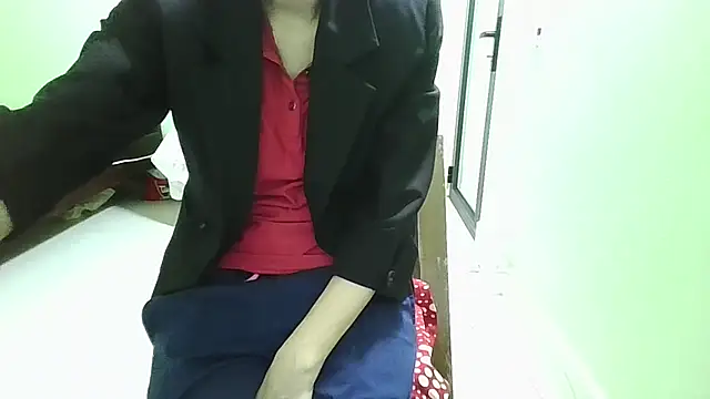 Luxcute286 online show from 10/24/25, 11:37