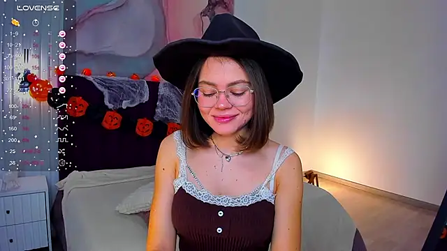 Kelly Cuutie online show from 10/30/25, 01:04