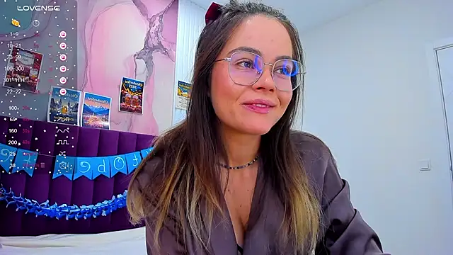 Kelly Cuutie online show from 10/04/25, 12:56