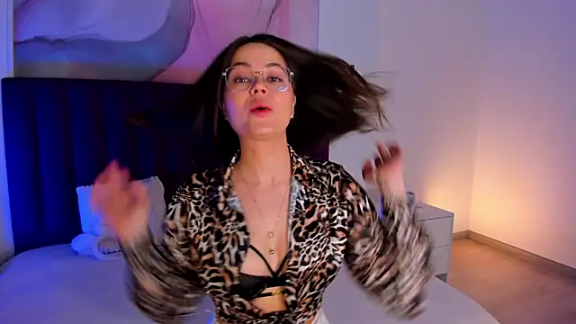 Kelly Cuutie online show from 04/04/26, 01:45