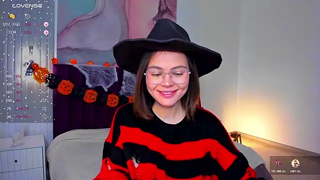 Kelly Cuutie online show from 10/28/25, 01:17