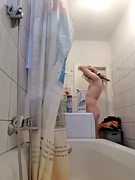 Snapshot of Dudetime chatting on 11/29/25, 01:22 Dudetime online show from 11/29/25, 01:22