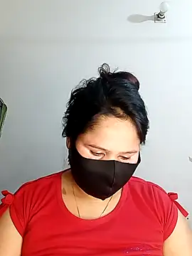 Snapshot of Tishani chatting on 02/26/25, 11:09 Tishani online show from 02/26/25, 11:09