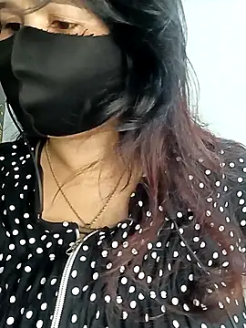 Snapshot of Tishani chatting on 09/30/25, 12:11 Tishani online show from 09/30/25, 12:11