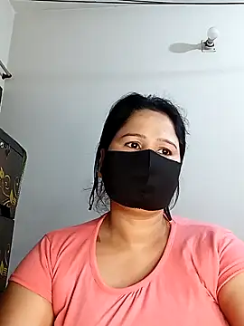 Snapshot of Tishani chatting on 03/01/25, 01:00 Tishani online show from 03/01/25, 01:00