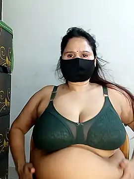 Snapshot of Tishani chatting on 09/12/25, 04:51 Tishani online show from 09/12/25, 04:51