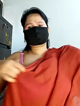 Snapshot of Tishani chatting on 02/24/25, 10:59 Tishani online show from 02/24/25, 10:59