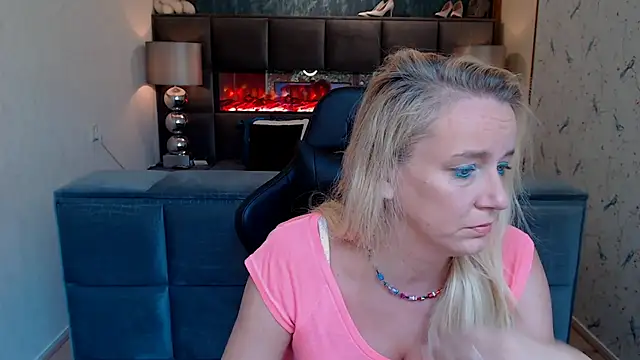 Snapshot of Wendysexyx chatting on 09/30/25, 08:09 Wendysexyx online show from 09/30/25, 08:09