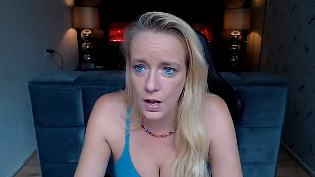 Snapshot of Wendysexyx chatting on 10/03/25, 09:55 Wendysexyx online show from 10/03/25, 09:55