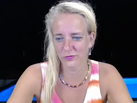 Snapshot of Wendysexyx chatting on 11/02/25, 12:59 Wendysexyx online show from 11/02/25, 12:59