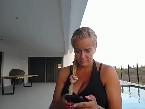 Snapshot of Wendysexyx chatting on 12/18/25, 11:03 Wendysexyx online show from 12/18/25, 11:03