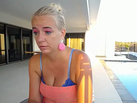 Snapshot of Wendysexyx chatting on 12/03/25, 10:58 Wendysexyx online show from 12/03/25, 10:58