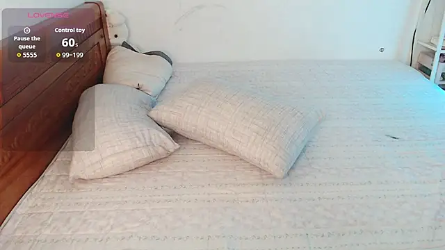 Baby Claraa online show from 11/20/25, 05:52