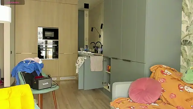 Lilith lutherlow online show from 10/04/25, 11:23