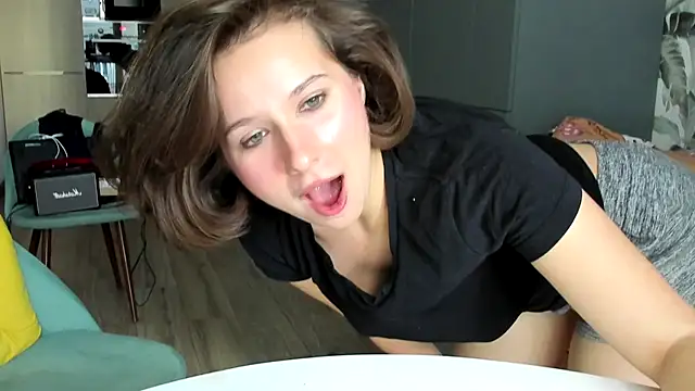 Lilith lutherlow online show from 09/23/25, 02:02