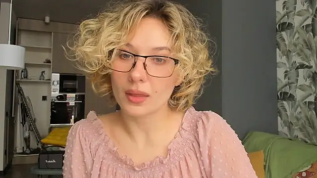 Lilith lutherlow online show from 02/14/26, 01:11