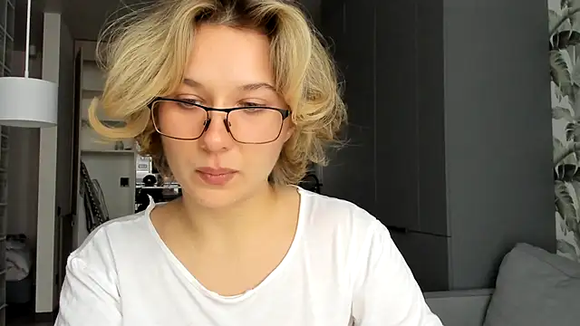 Lilith lutherlow online show from 01/07/26, 01:27