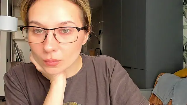 Snapshot of Lilith_lutherlow chatting on 04/15/26, 02:21 Lilith lutherlow online show from 04/15/26, 02:21