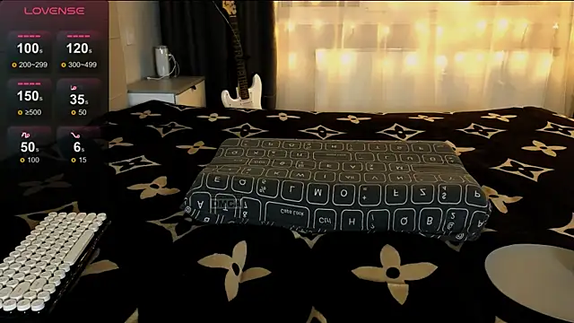 RoxieCrash online show from 11/30/25, 05:47