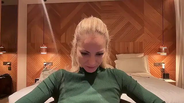 missdaisydiamond777 online show from 11/15/25, 08:24