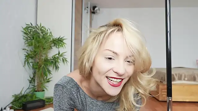 missdaisydiamond777 online show from 11/28/25, 10:15