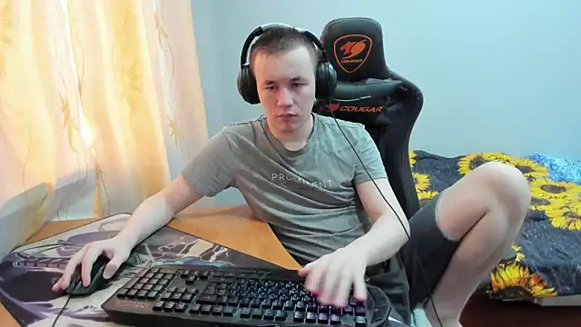 Snapshot of iliaskrislove chatting on 10/17/25, 04:38 iliaskrislove online show from 10/17/25, 04:38